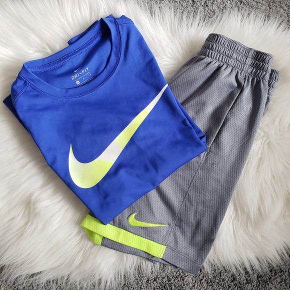 boys nike shorts and tshirt